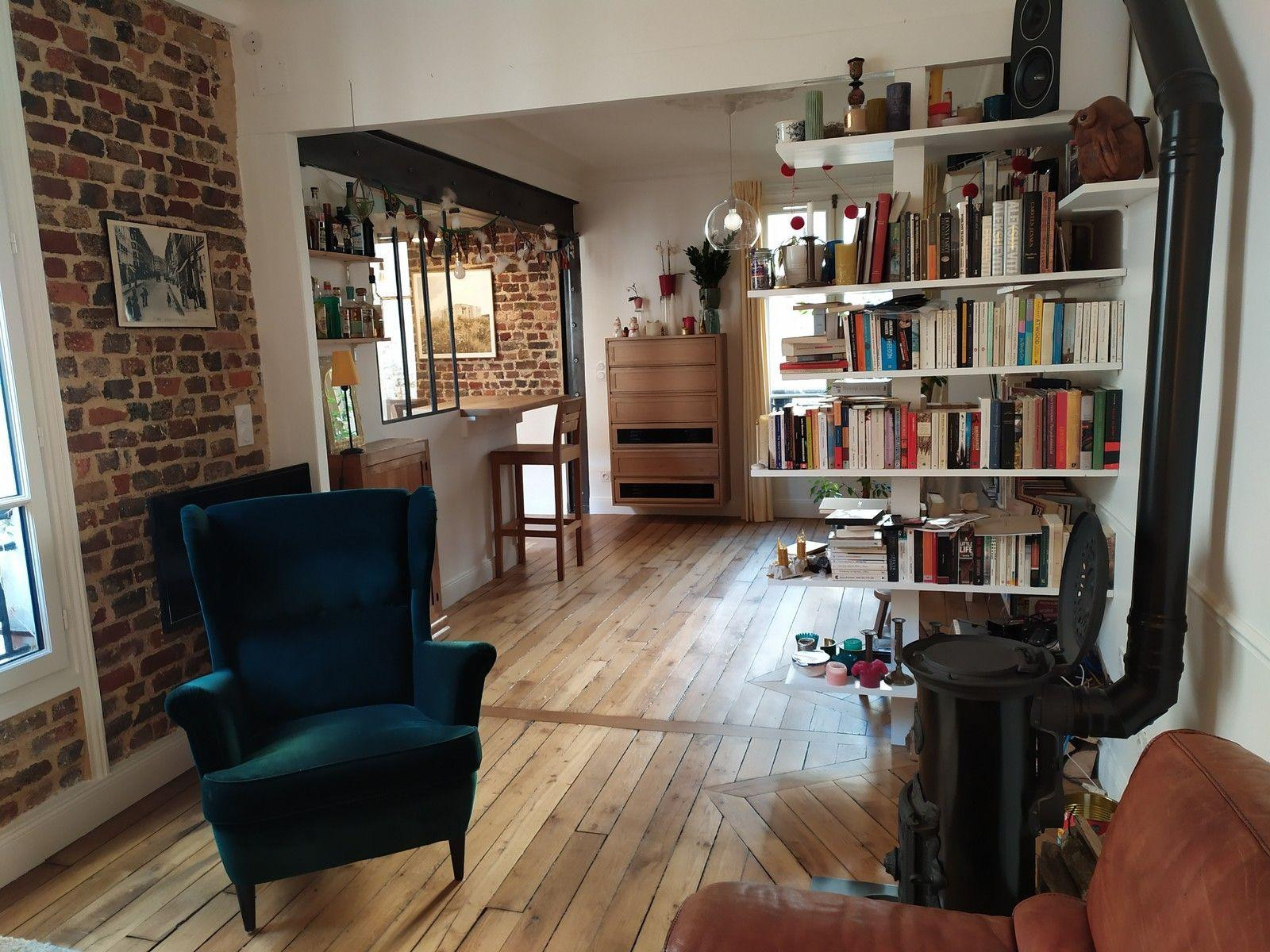 
                                                Location
                                                 Grand deux-pièces atypique meublé, Paris 18ème