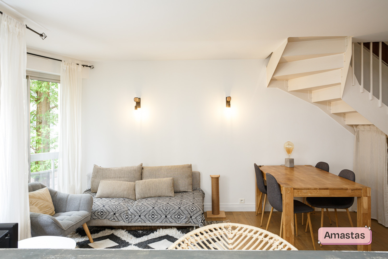 
                                                Location
                                                 Grand duplex de 3 pièces à Neuilly-sur-Seine