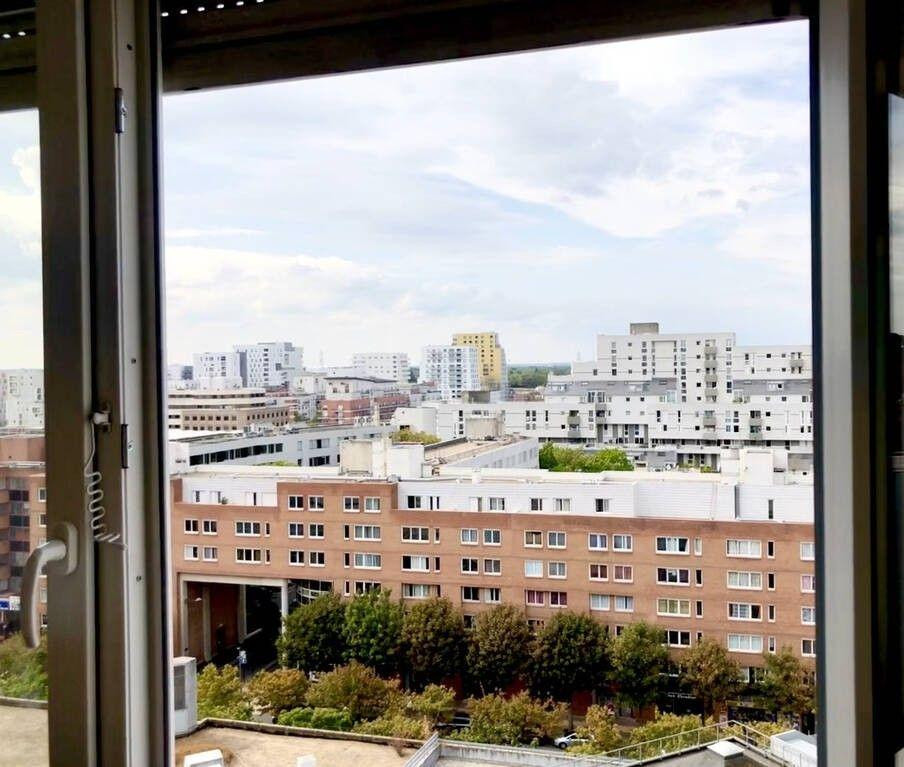 
                                                Location
                                                 Grand F1 35m² meublé Évry refait à neuf