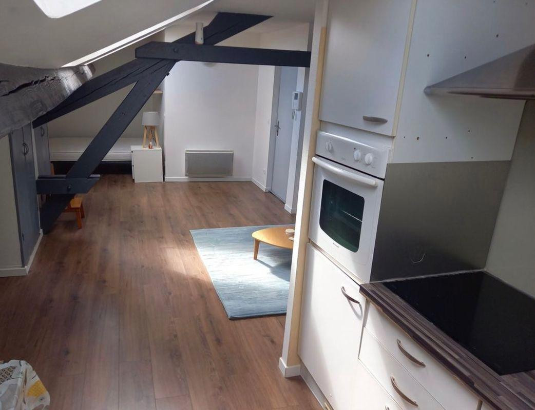 
                                                Location
                                                 Grand F1 meublé 39 m²