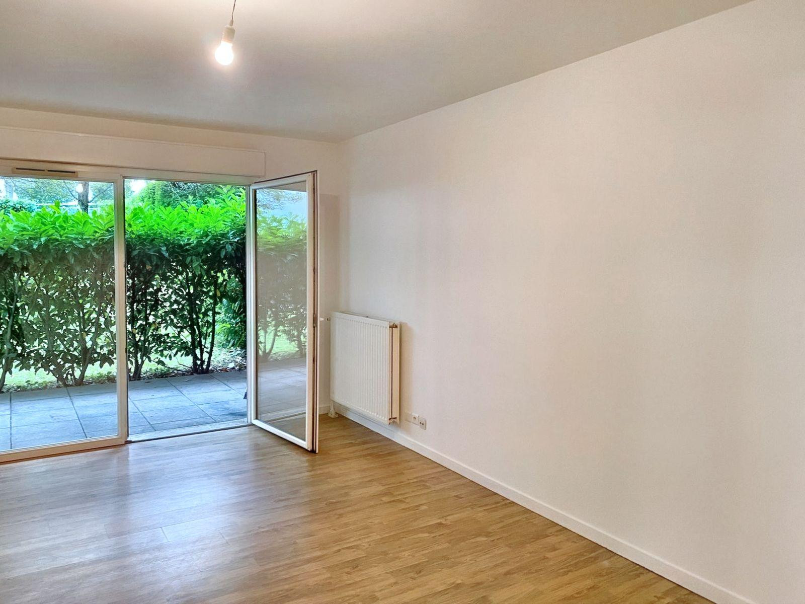 
                                                Location
                                                 Grand F2 avec Terrasse Créteil Pointe du lac