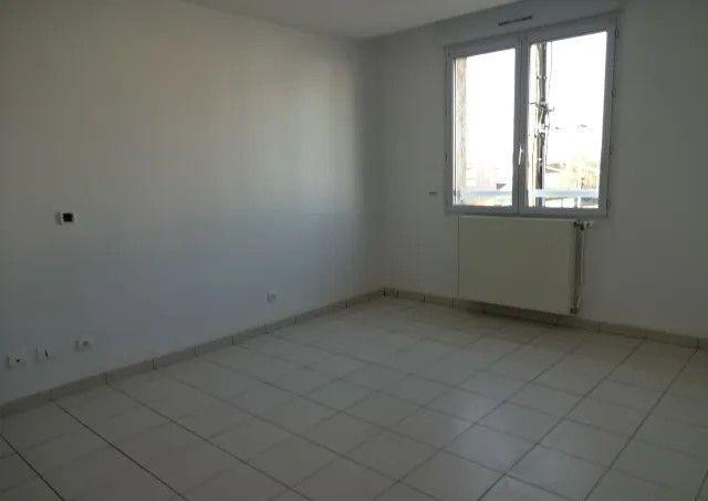 
                                                Location
                                                 Grand F2 de 65 m² REIMS LA NEUVILLETTE
