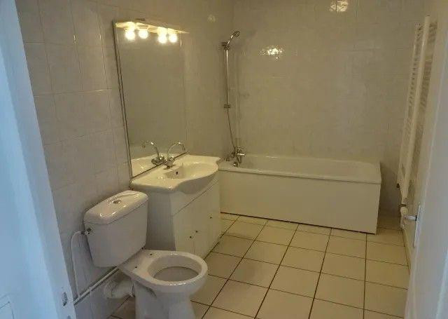 
                                                Location
                                                 Grand F2 de 65 m² REIMS LA NEUVILLETTE