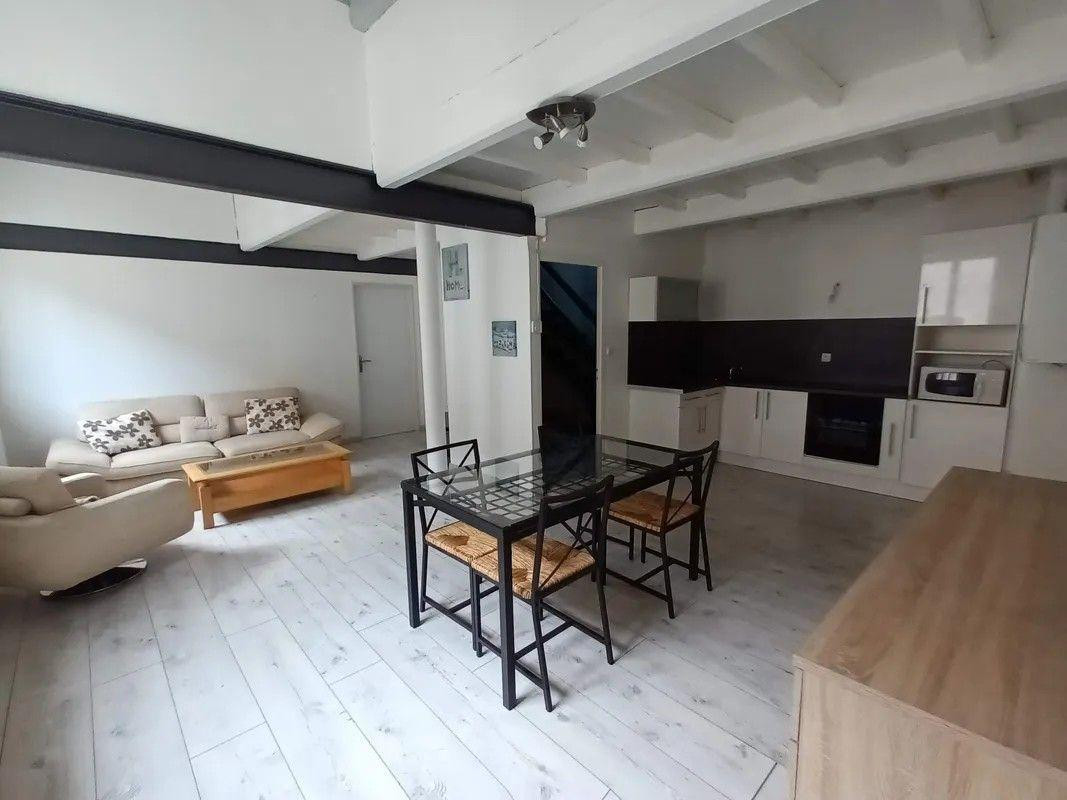 
                                                Location
                                                 Grand F5 meublé 93m² en duplex, refait à neuf
