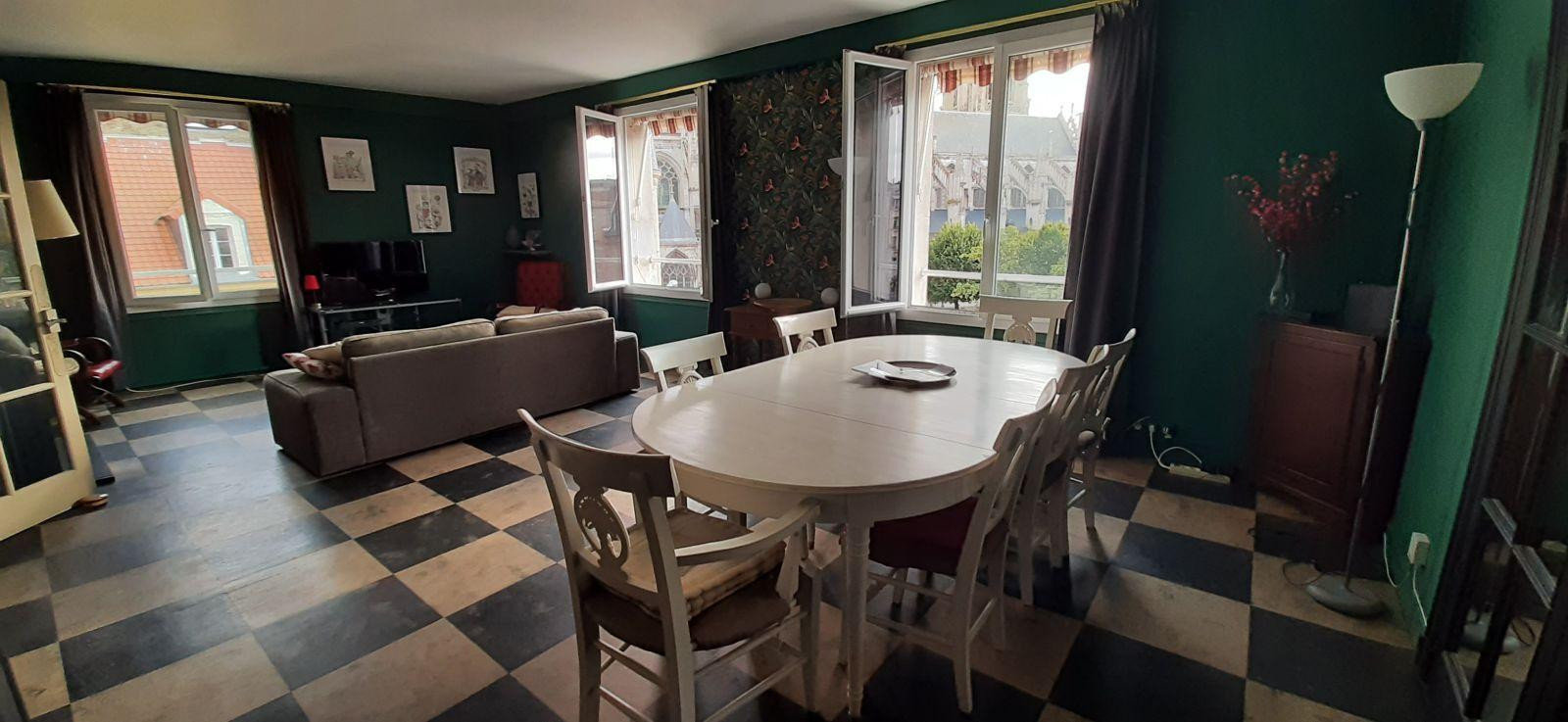 
                                                Location
                                                 Grand meublé 85m² en plein centre Dieppe