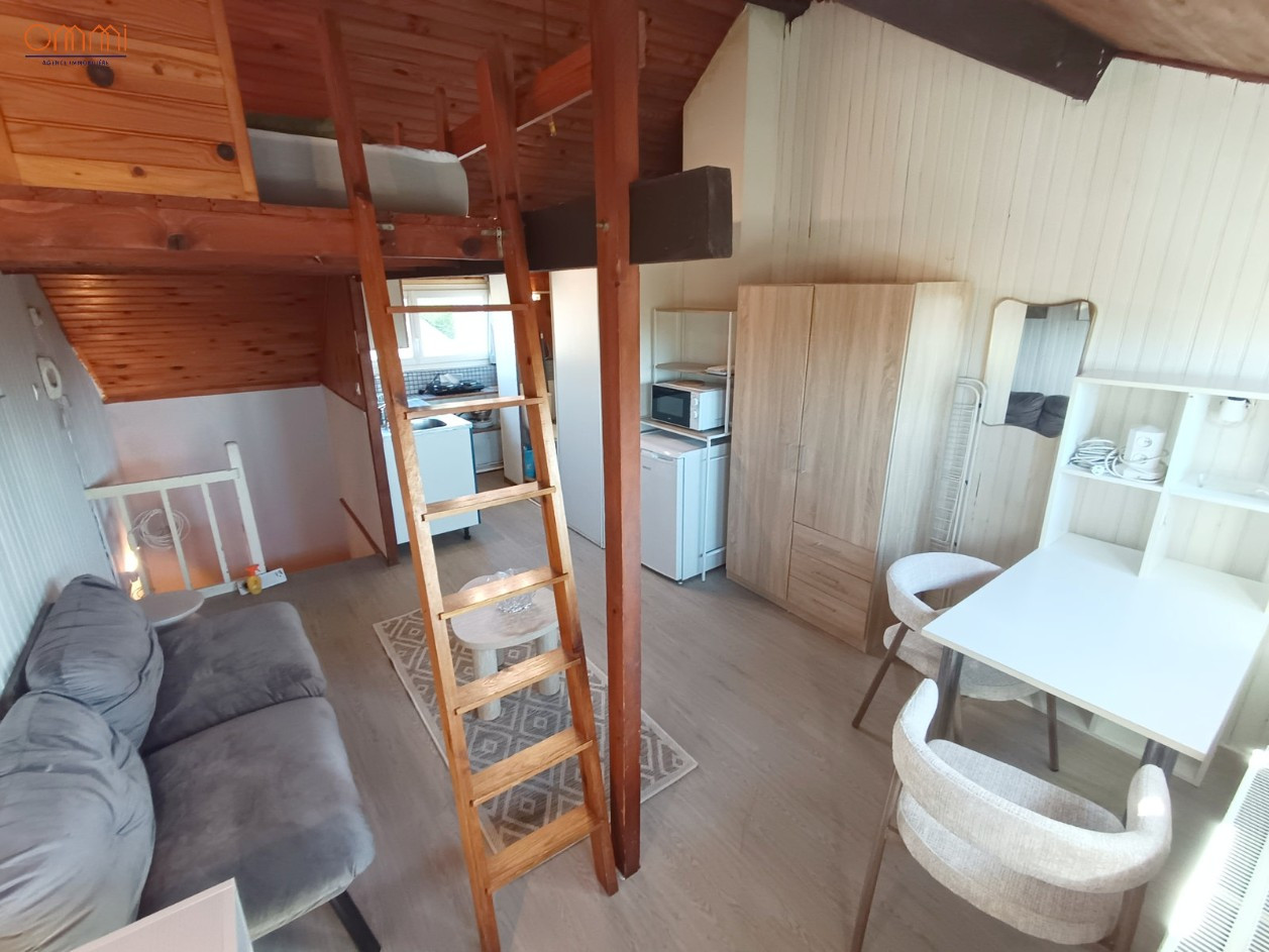 
                                                Location
                                                 Grand studio 20m2 avec mezzanine