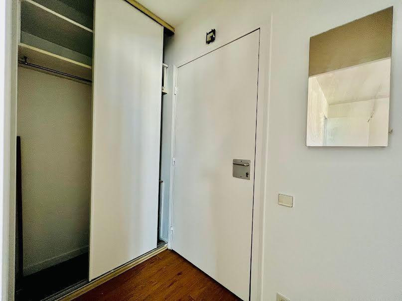 
                                                Location
                                                 Grand studio 27m2 à Courbevoie