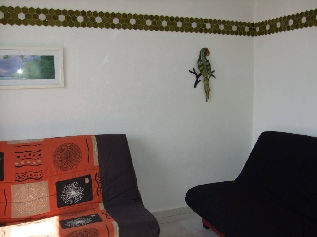 
                                                Location
                                                 Grand studio 28 m2 meublé au calme