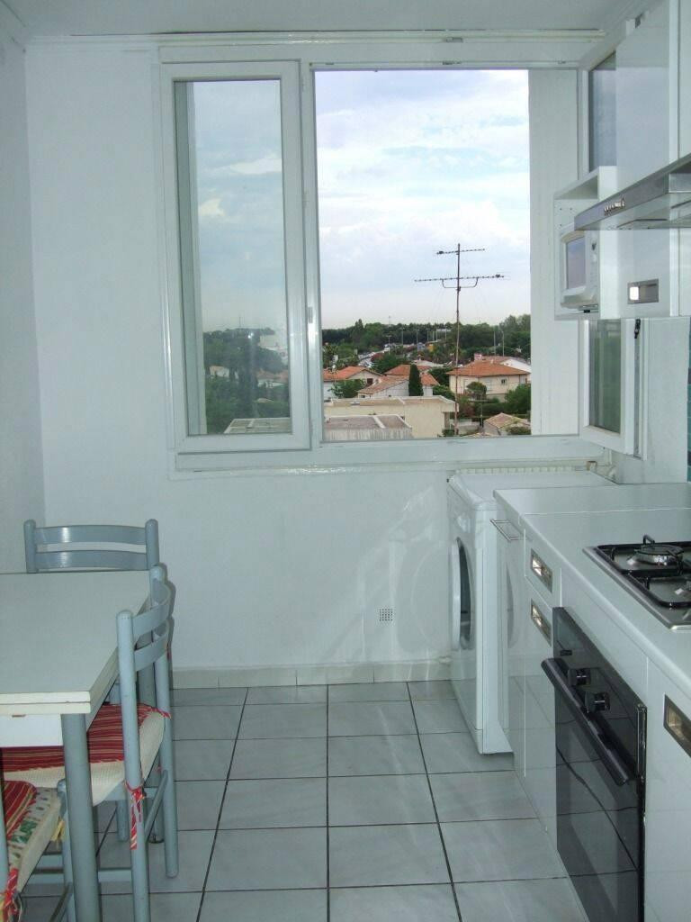 
                                                Location
                                                 Grand studio 28 m2 meublé au calme