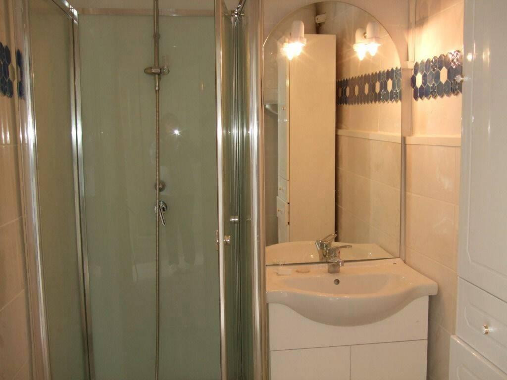 
                                                Location
                                                 Grand studio 28 m2 meublé au calme