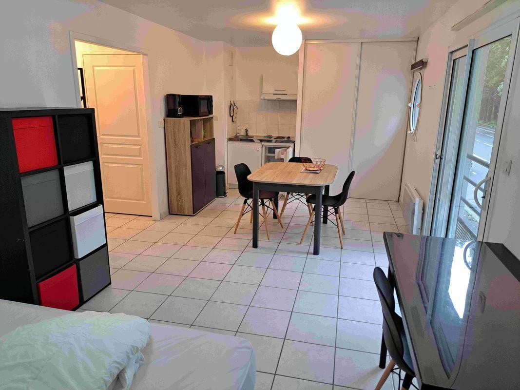 
                                                Location
                                                 Grand STUDIO 30m² meublé prés des universités
