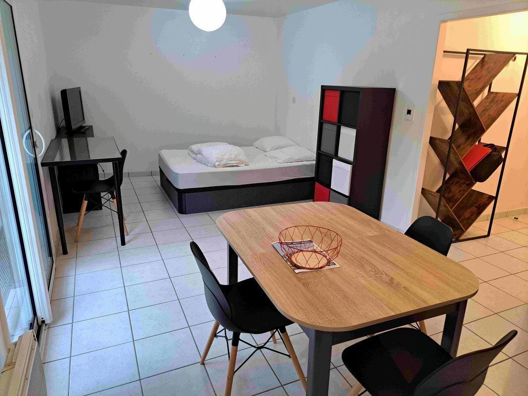 
                                                Location
                                                 Grand STUDIO 30m² meublé prés des universités