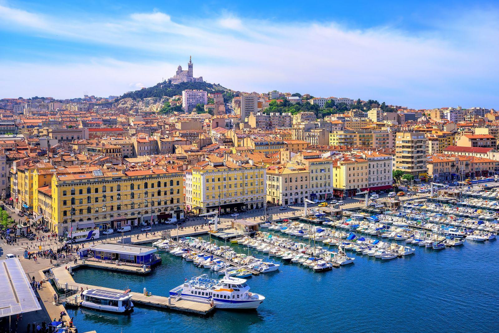 
                                                Location
                                                 Grand studio 35m2 à Marseille proche commodités
