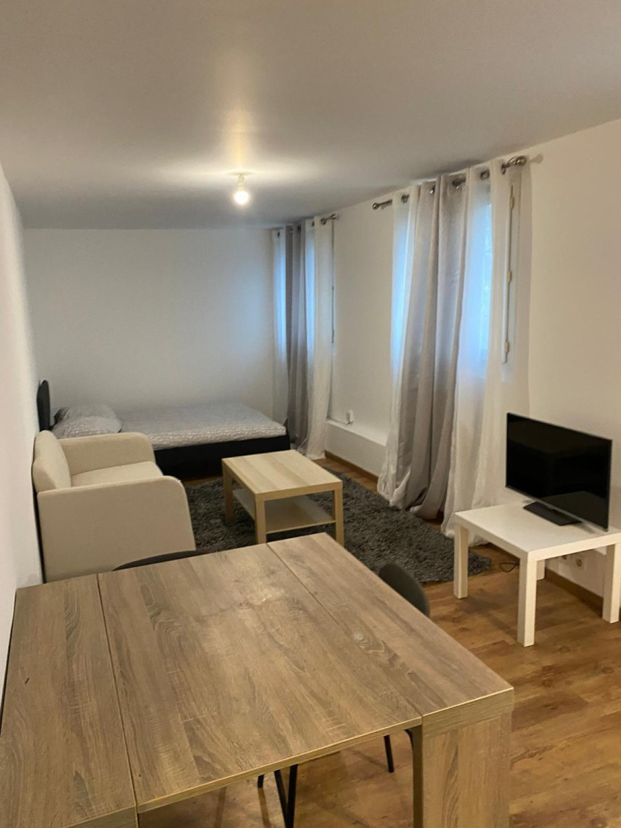 
                                                Location
                                                 Grand studio 36 m 2