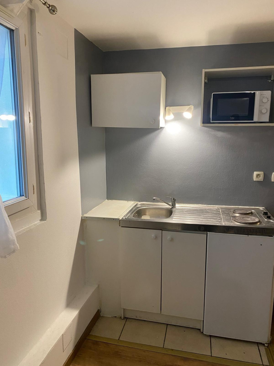 
                                                Location
                                                 Grand studio 36 m 2