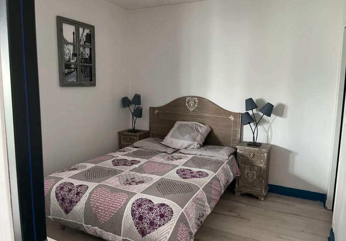 
                                                Location
                                                 Grand studio 37 m2 proche Marcadet Poissonniers