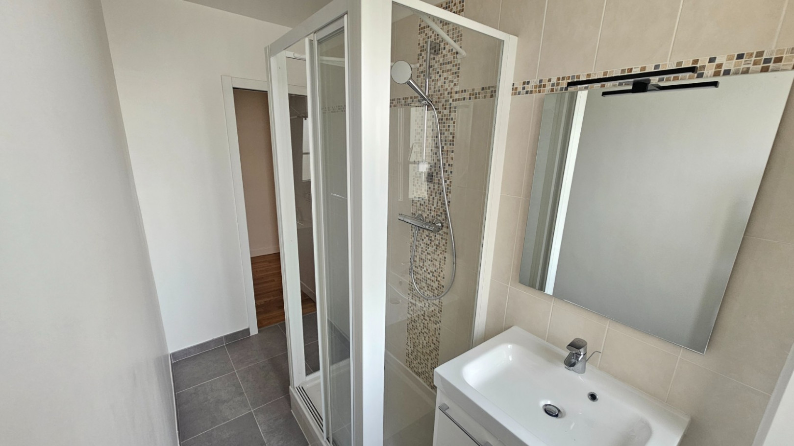 
                                                Vente
                                                 Grand studio