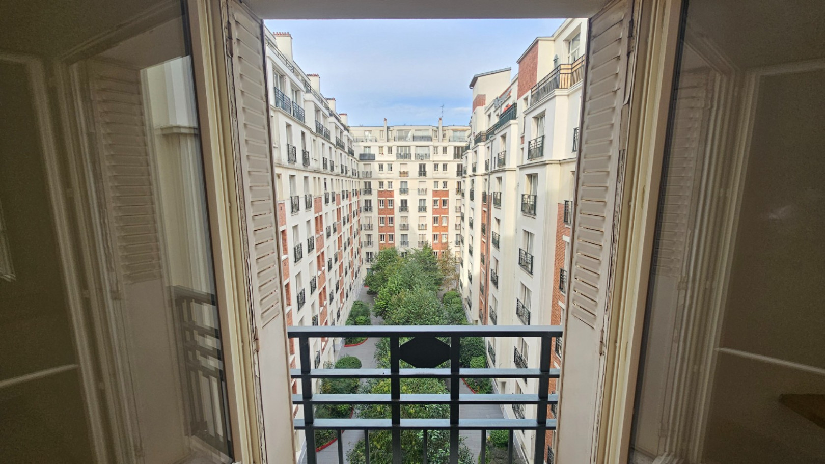 
                                                Vente
                                                 Grand studio
