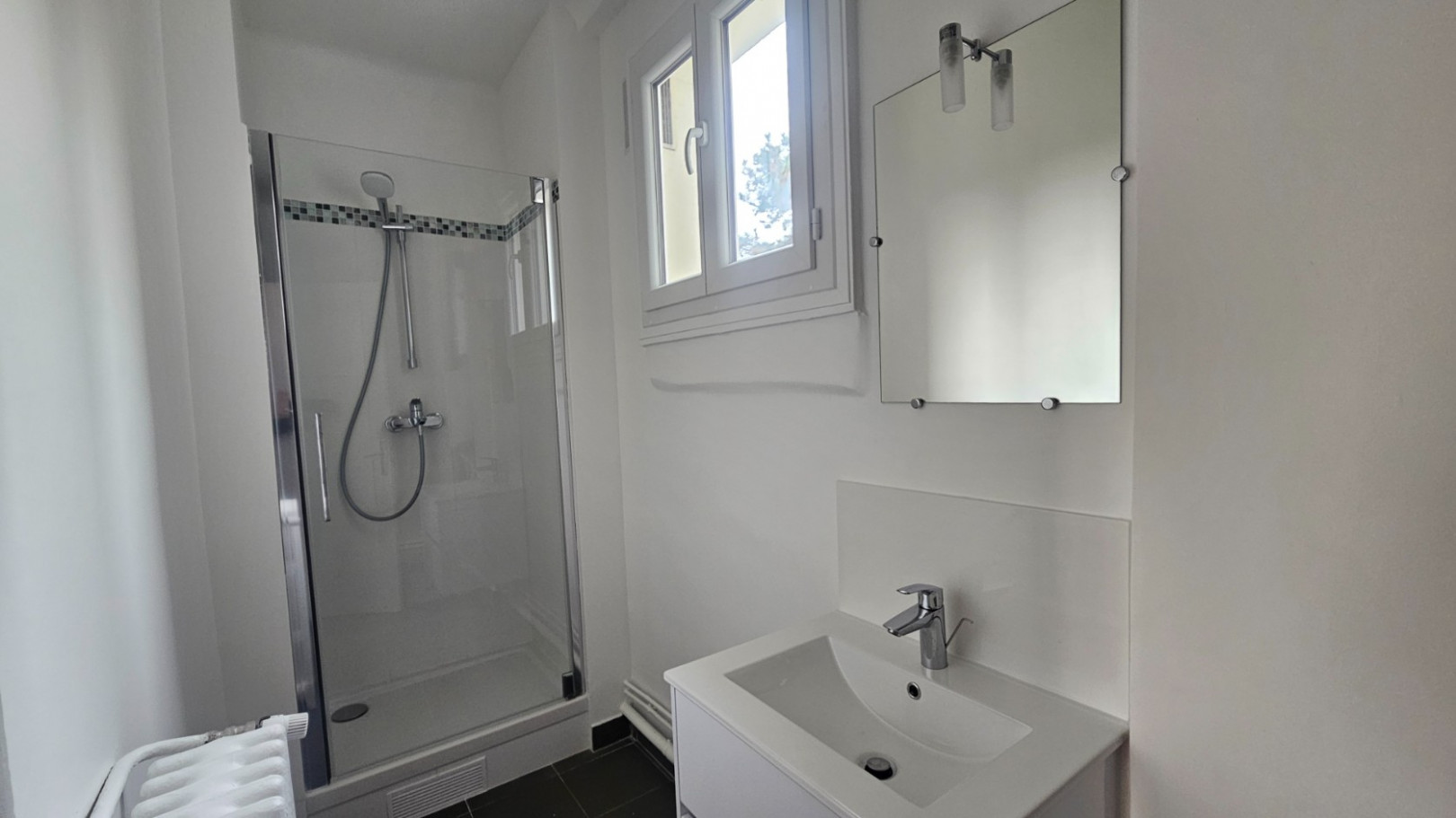 
                                                Vente
                                                 Grand studio