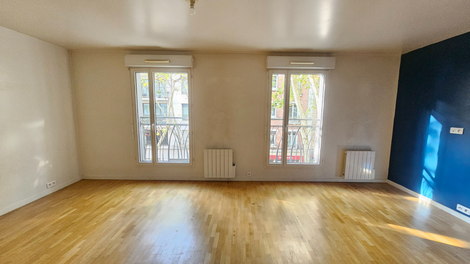 
                                                Vente
                                                 GRAND STUDIO