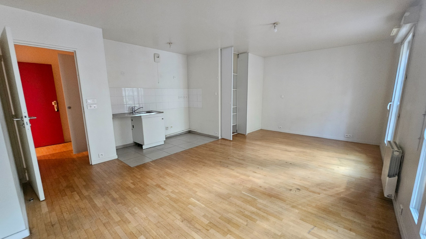 
                                                Vente
                                                 GRAND STUDIO