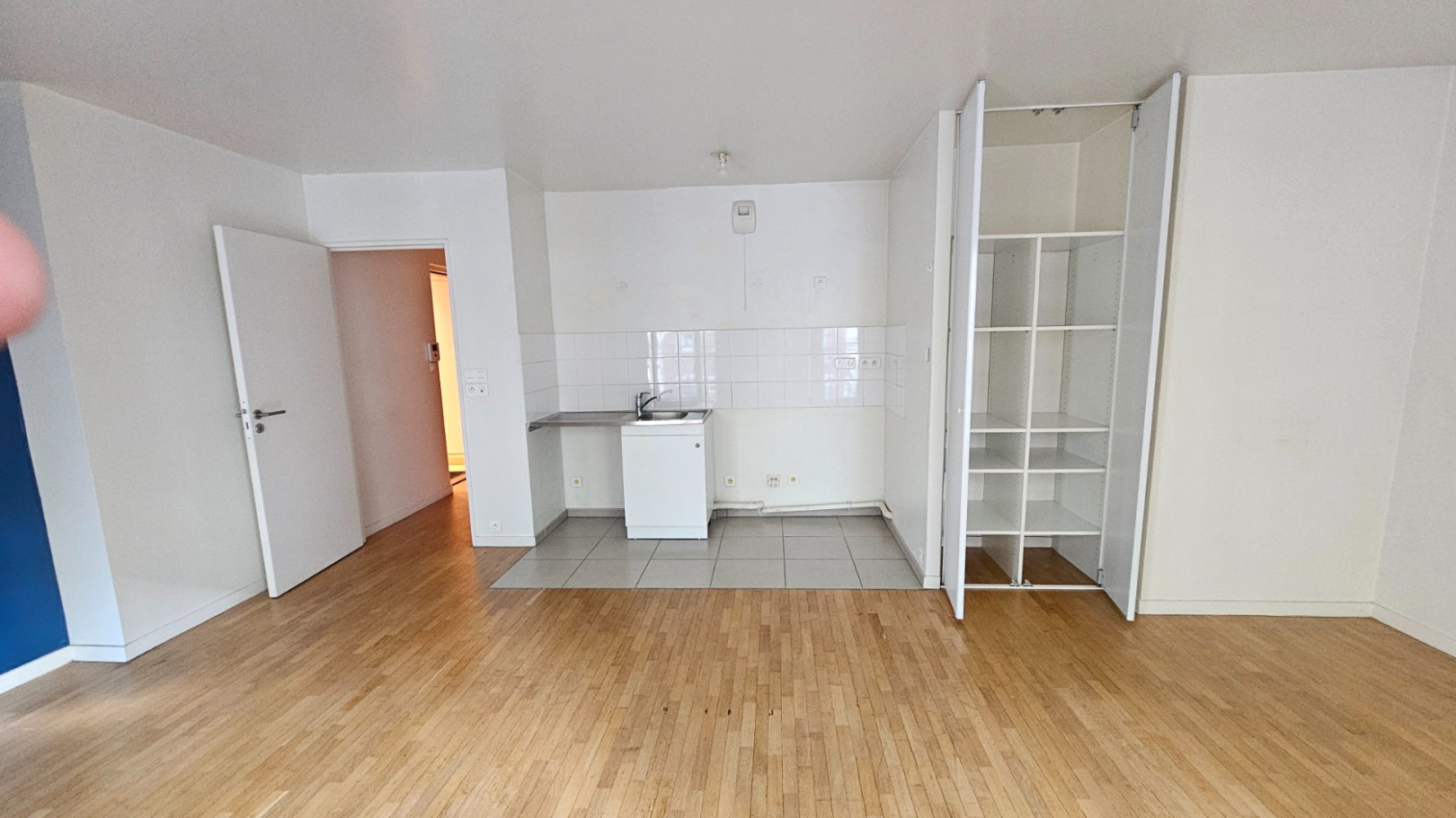 
                                                Vente
                                                 GRAND STUDIO