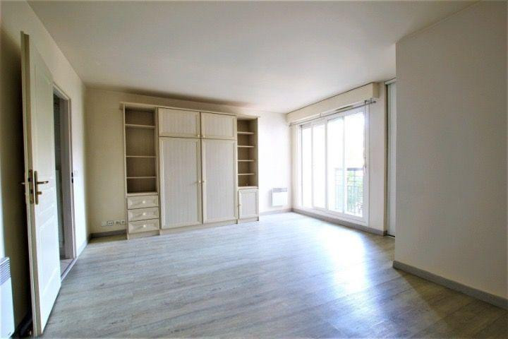 
                                                Location
                                                 Grand studio à Levallois-Perret