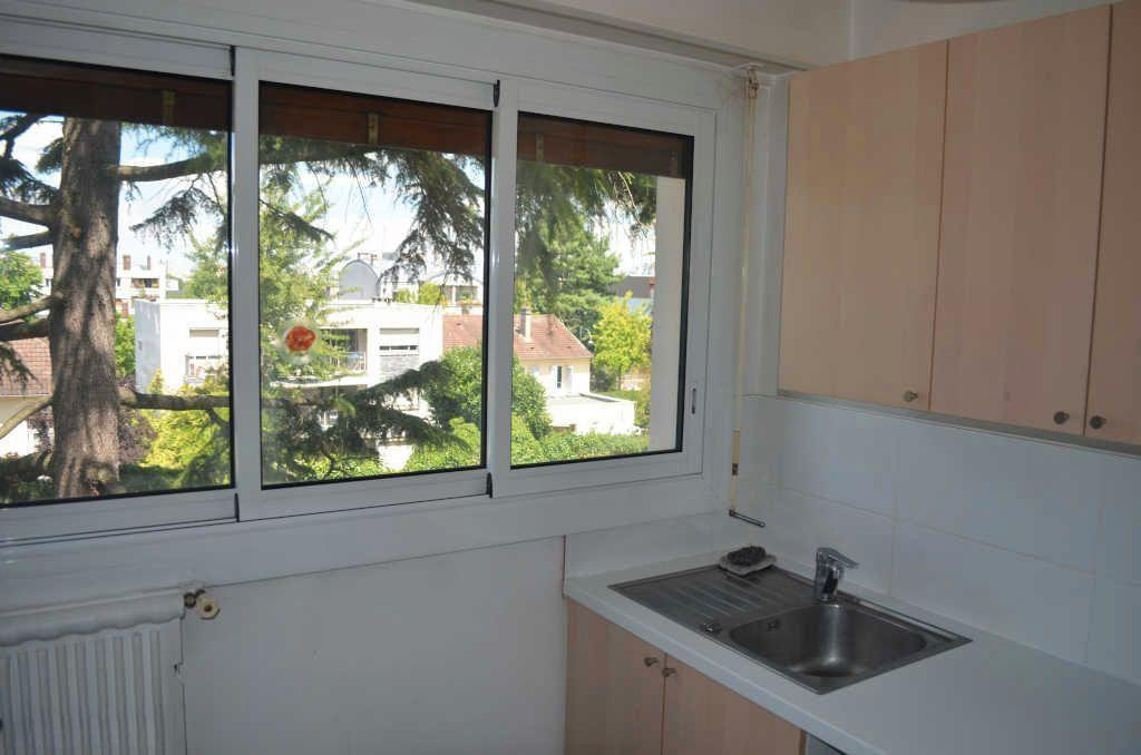 
                                                Location
                                                 Grand Studio à proximité du lycée Lakanal