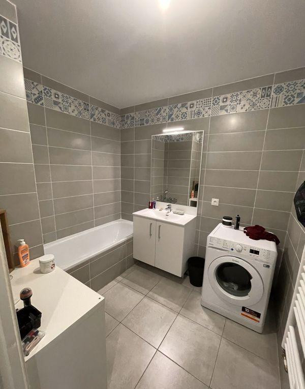 
                                                Location
                                                 Grand studio à Vanves