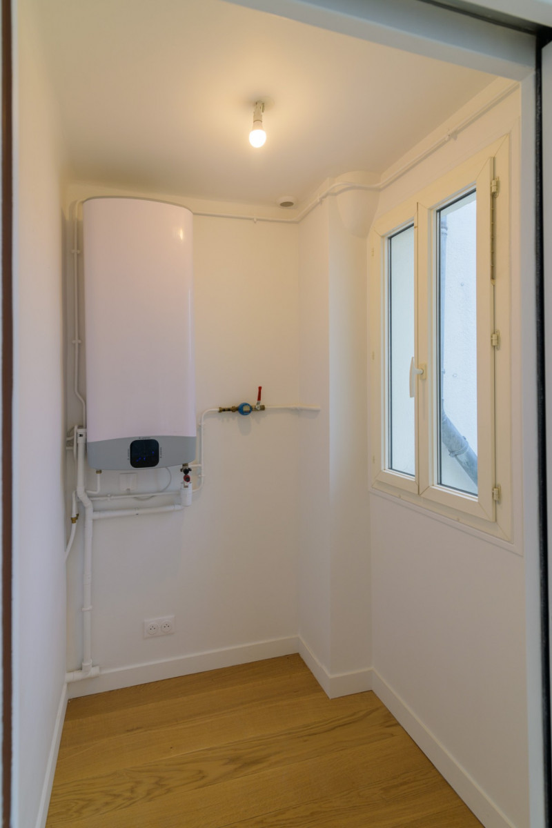 
                                                Vente
                                                 Grand studio avec balcon