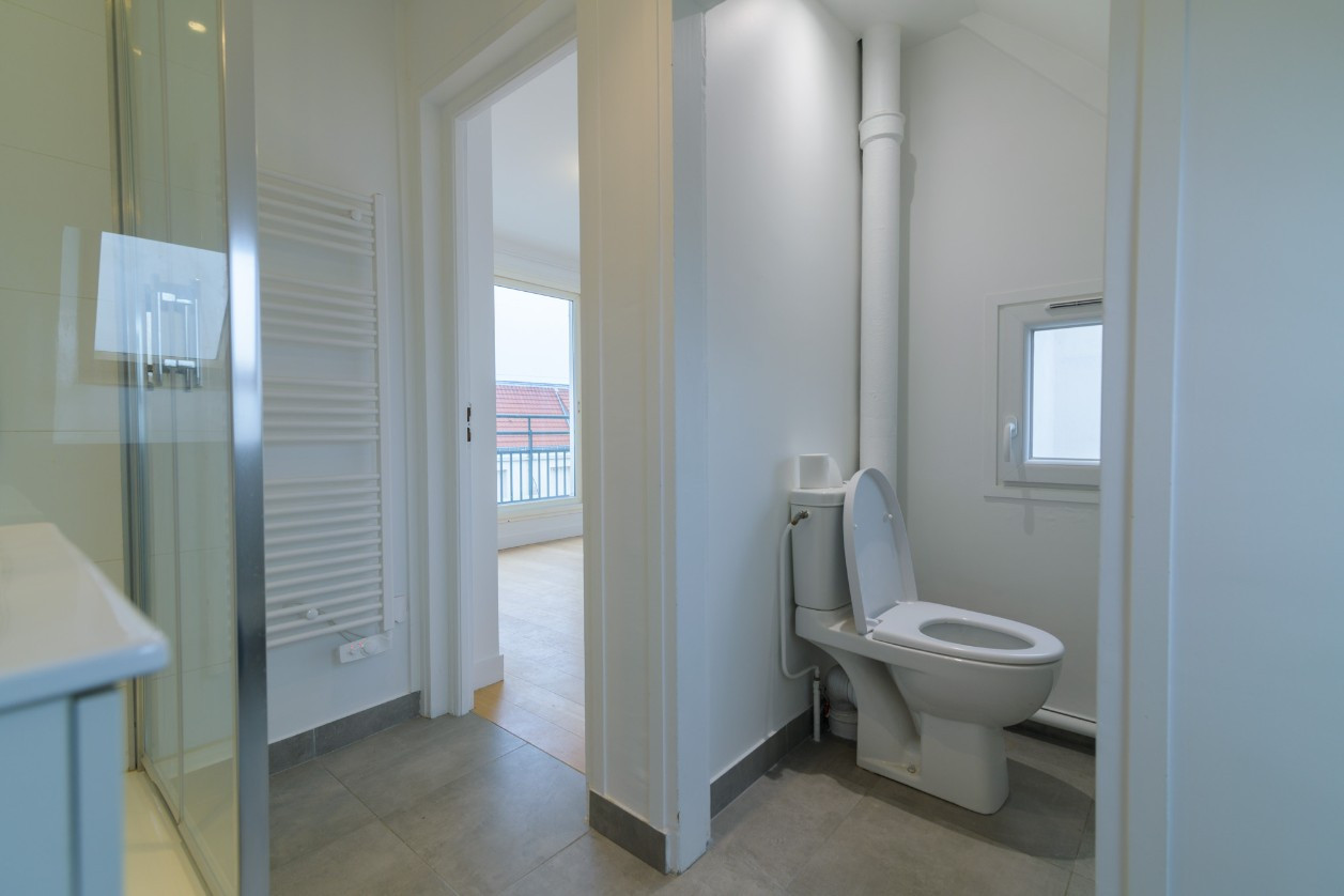 
                                                Vente
                                                 Grand studio avec balcon