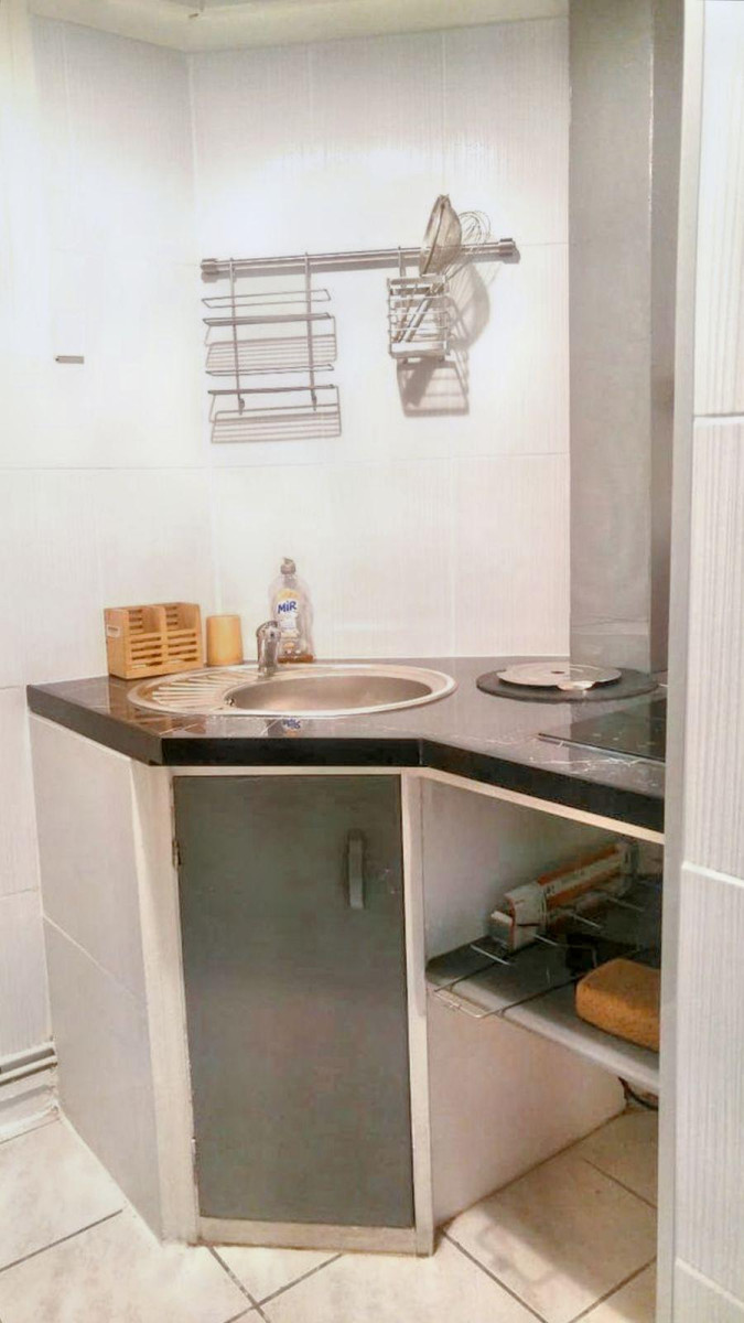 
                                                Location
                                                 Grand studio avec balcon Porte Maillot