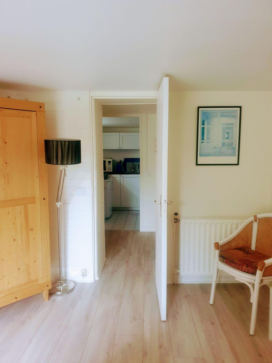 
                                                Location
                                                 Grand studio avec jardin