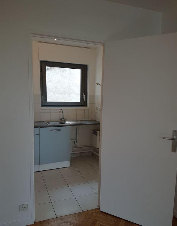 
                                                Location
                                                 Grand studio Avenue Gambetta