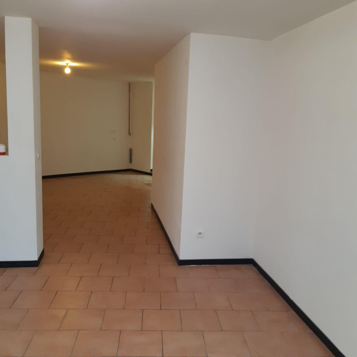 
                                                Location
                                                 Grand studio centre douai