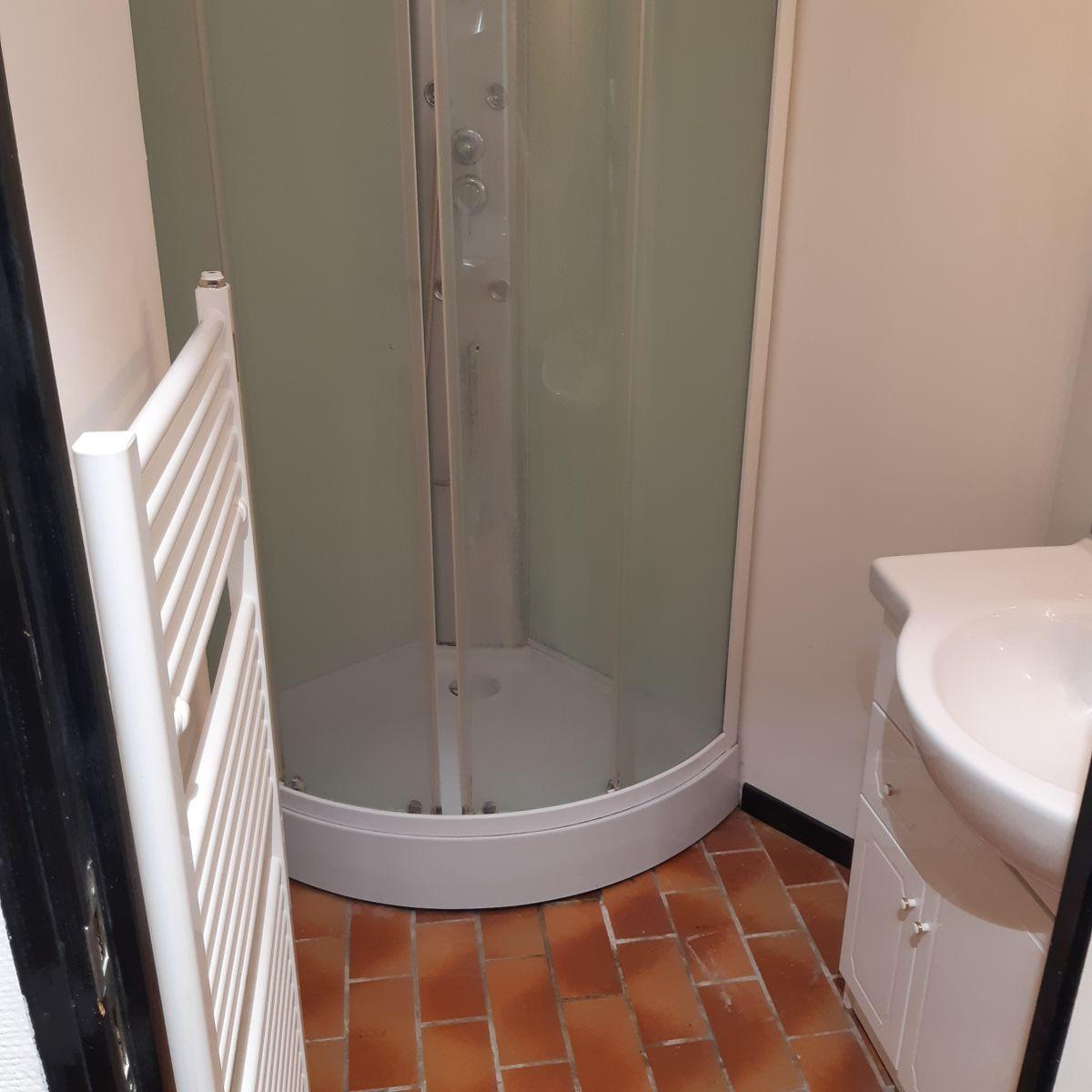 
                                                Location
                                                 Grand studio centre douai