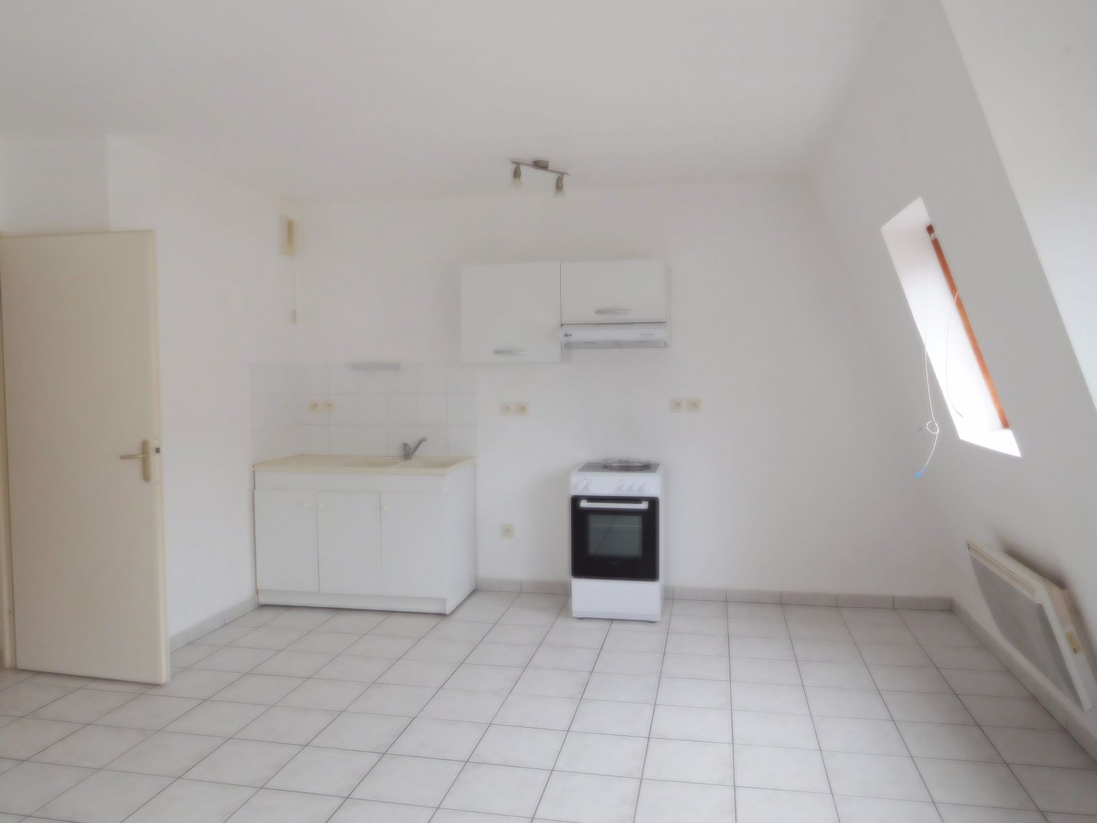 
                                                Location
                                                 Grand studio  centre ville