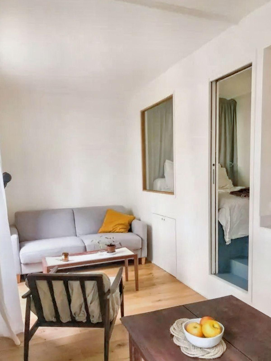 
                                                Location
                                                 Grand studio de 30m² avec chambre en alcôve