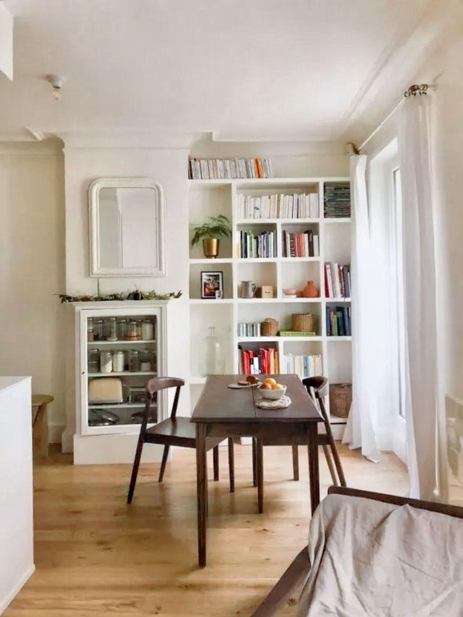 
                                                Location
                                                 Grand studio de 30m² avec chambre en alcôve