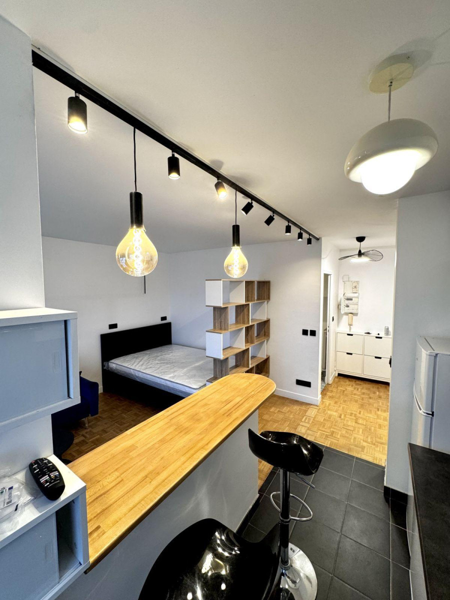 
                                                Location
                                                 Grand studio de standing aux portes de Paris