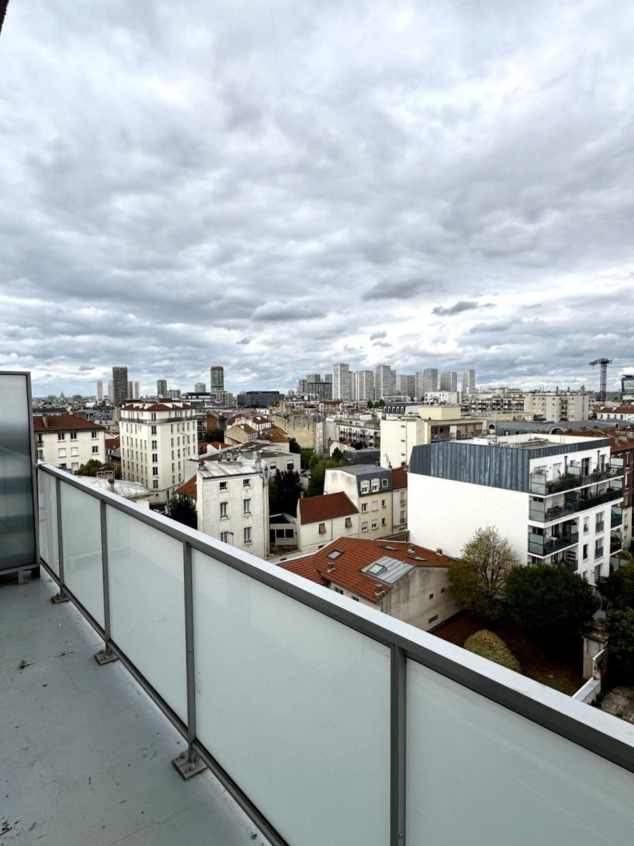 
                                                Location
                                                 Grand studio de standing aux portes de Paris