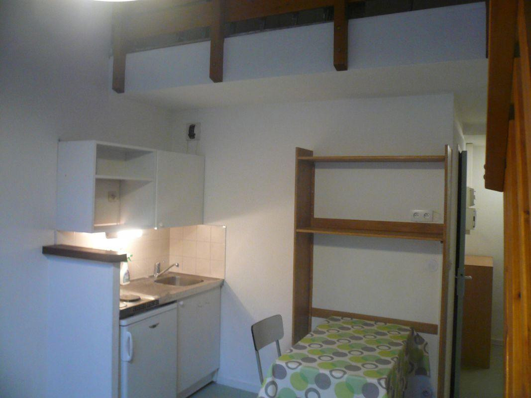 
                                                Location
                                                 Grand studio duplex entre Grenoble