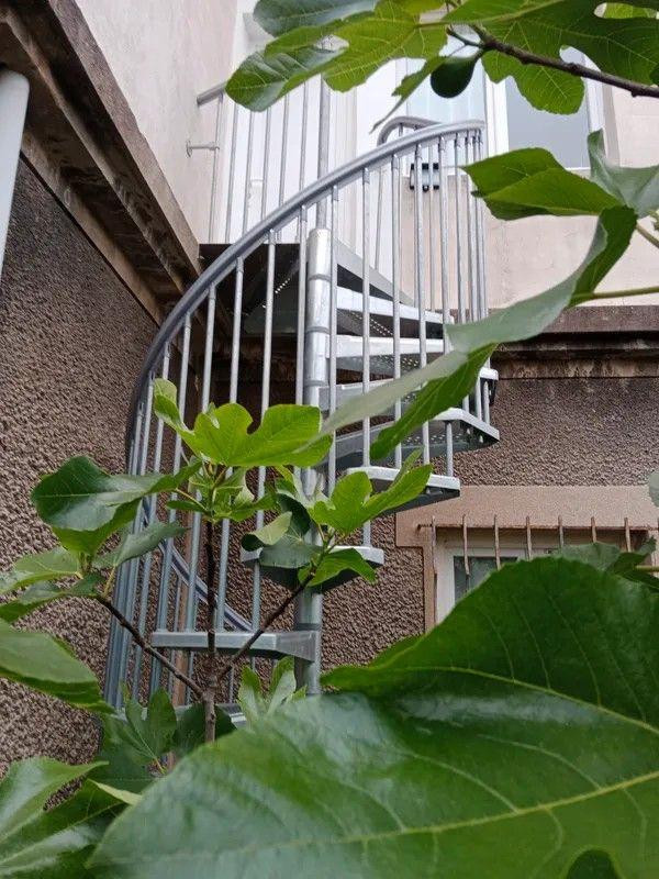 
                                                Location
                                                 Grand studio duplex meublé 28m² proche Paris
