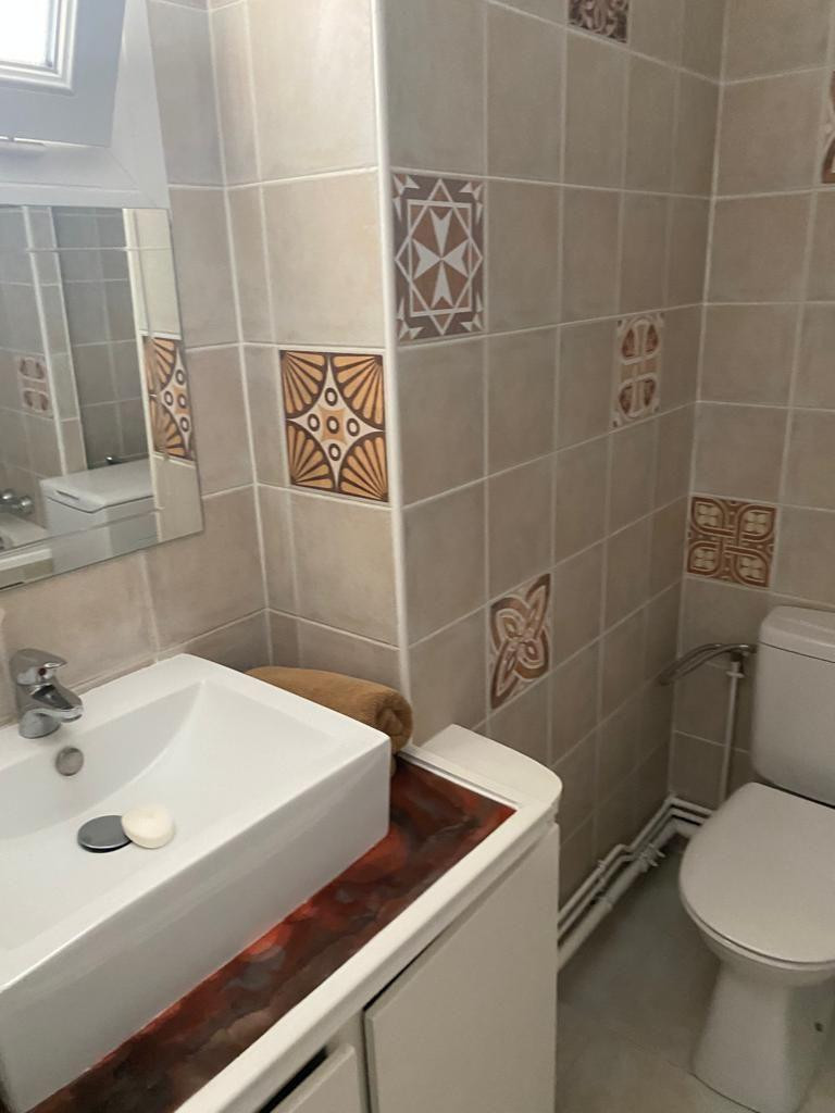 
                                                Location
                                                 Grand studio en plein centre-ville
