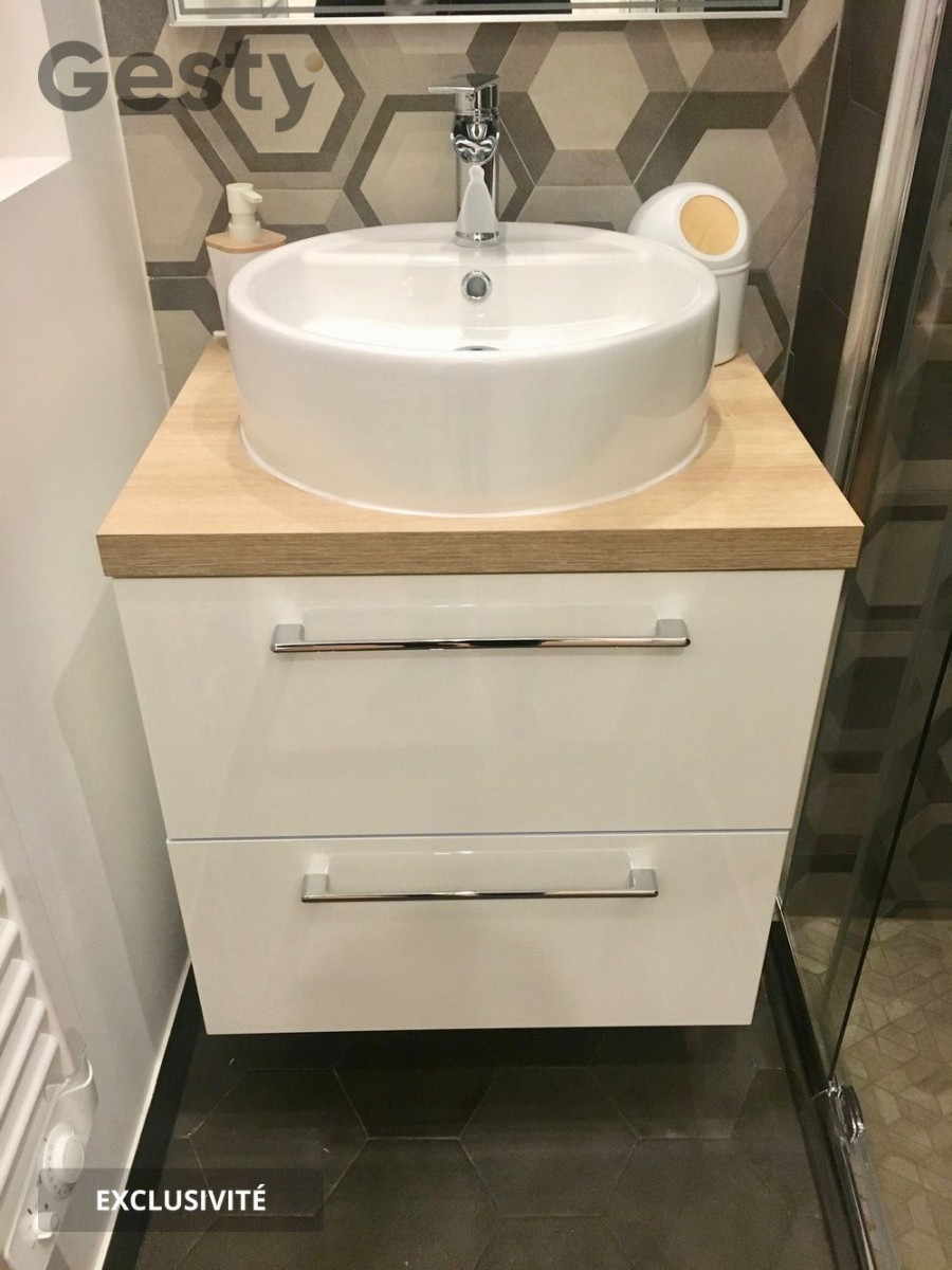 
                                                Vente
                                                 Grand studio idéalement placé