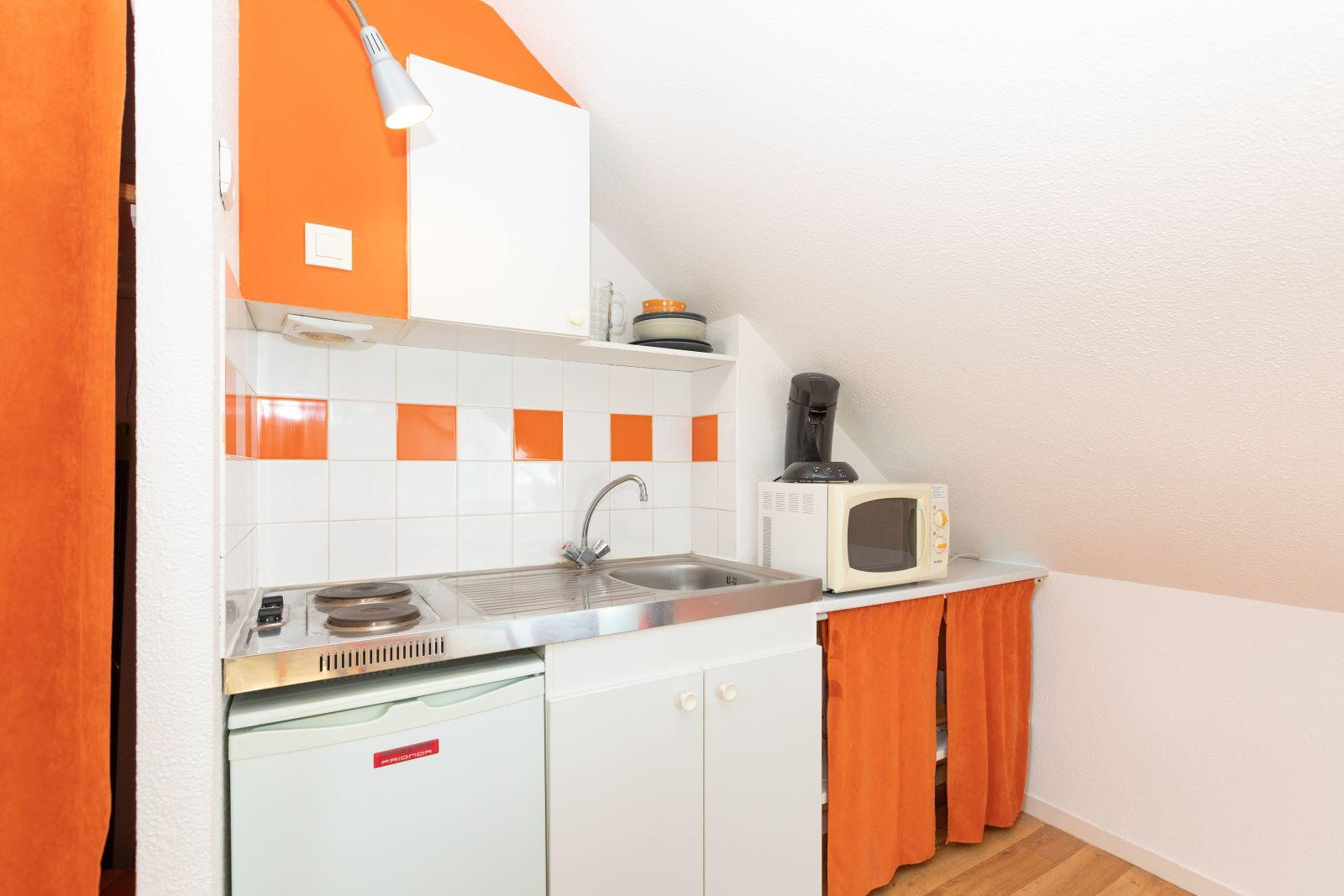 
                                                Location
                                                 Grand studio lumineux équipé prêt a vivre au calme