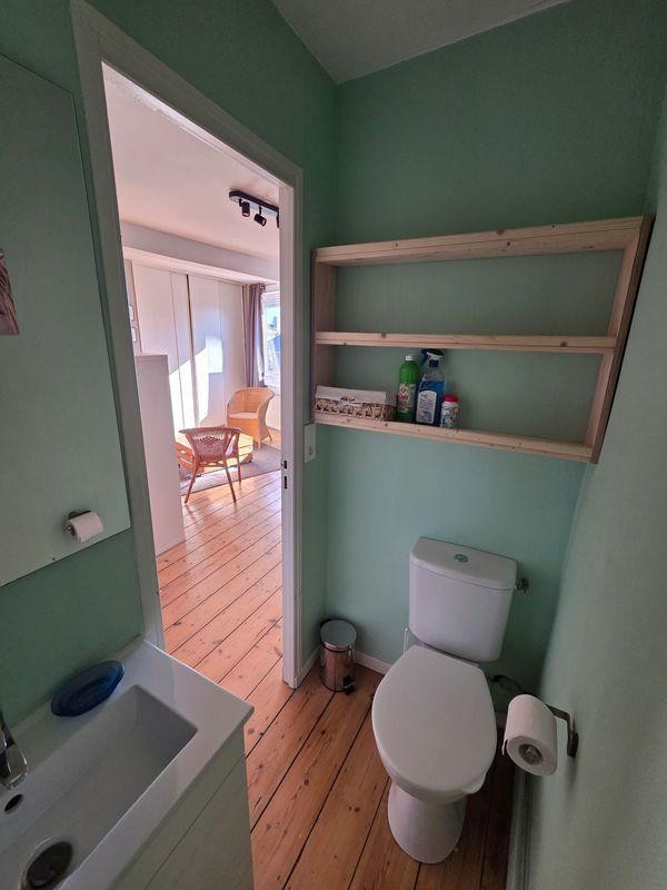 
                                                Location
                                                 Grand Studio meublé 24m² au calme