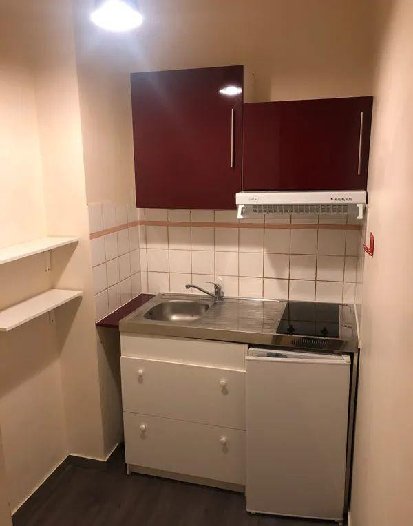
                                                Location
                                                 Grand studio meublé 27 m² à Bordeaux Nansouty
