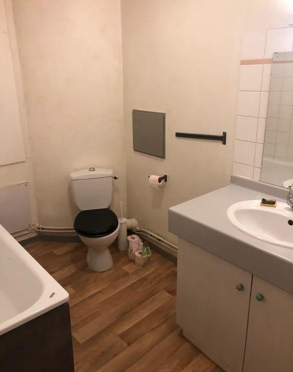 
                                                Location
                                                 Grand studio meublé 27 m² à Bordeaux Nansouty