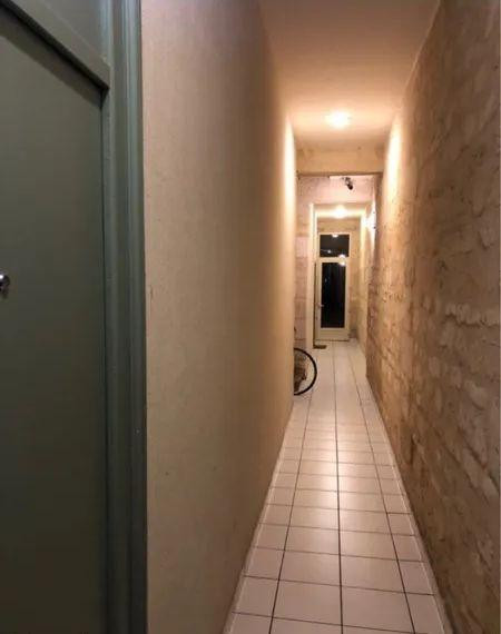 
                                                Location
                                                 Grand studio meublé 27 m² à Bordeaux Nansouty